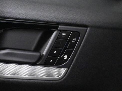 Used 2026 Porsche Cayenne Coupe AWD/4WD image 32