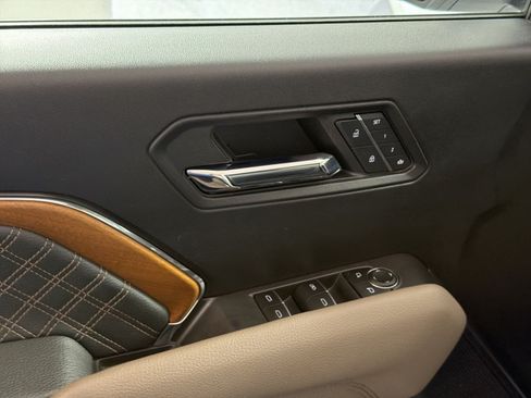 Used 2023 GMC Canyon Denali AWD/4WD image 15