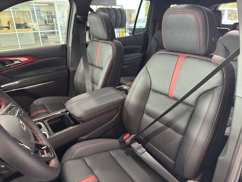 New 2026 Chevrolet Traverse RS w/ LPO, Floor Liner Package image 24