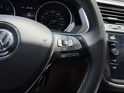 Used 2021 Volkswagen Tiguan SE w/ Panoramic Sunroof Package FWD image 28