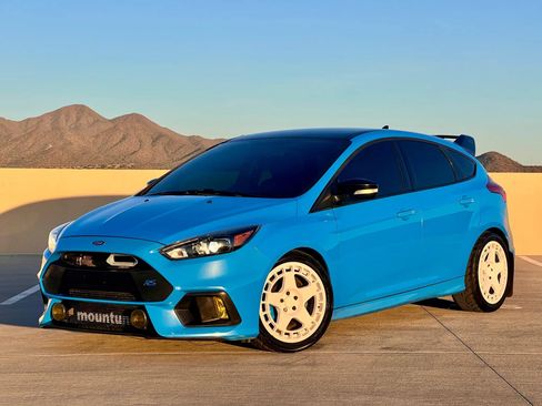 Used 2018 Ford Focus RS AWD/4WD image 18