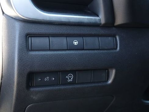 Used 2023 Nissan Rogue SV image 14