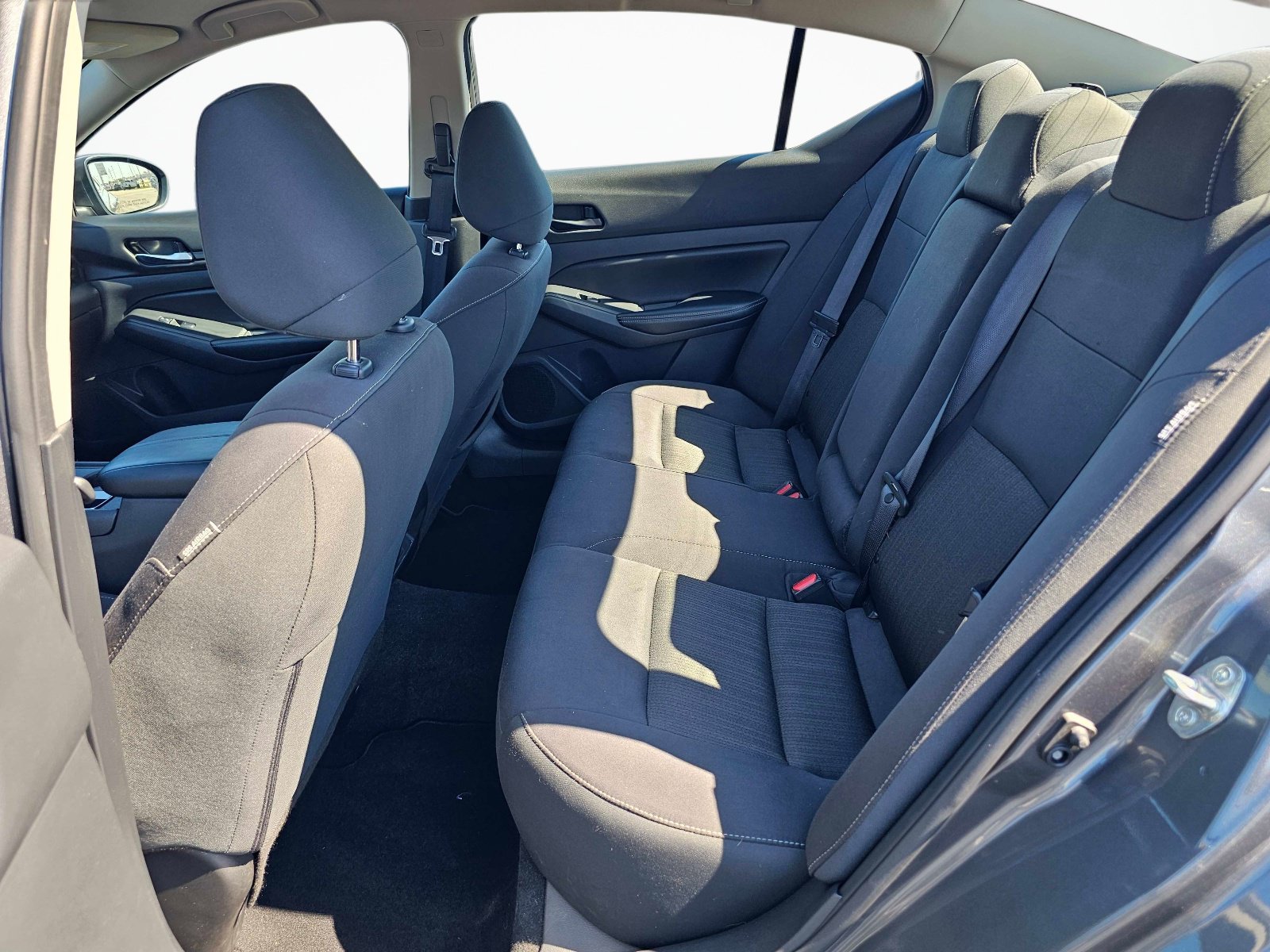 Used 2025 Nissan Altima 2.5 SV FWD image 29