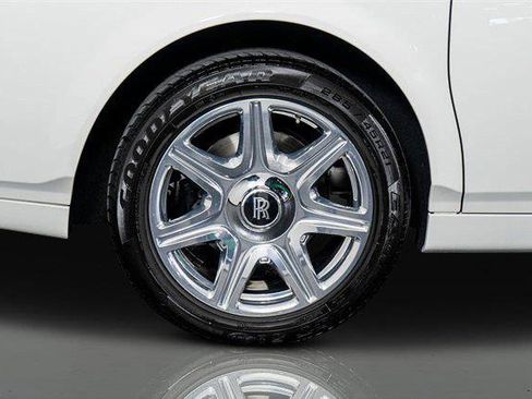 Used 2016 Rolls-Royce Phantom Sedan image 13