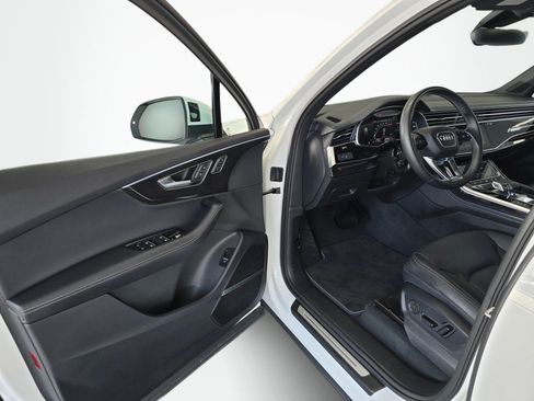 Used 2025 Audi Q7 3.0T Premium Plus AWD/4WD image 31