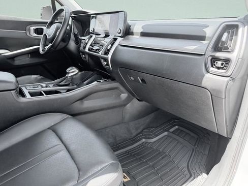 Used 2023 Kia Sorento EX w/ Panoramic Sunroof Package FWD image 15