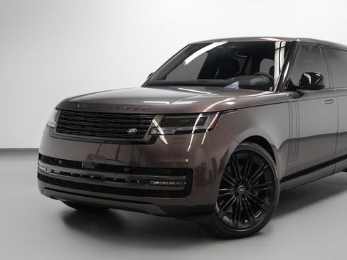 Used 2025 Land Rover Range Rover Long Wheelbase SE AWD/4WD image 7