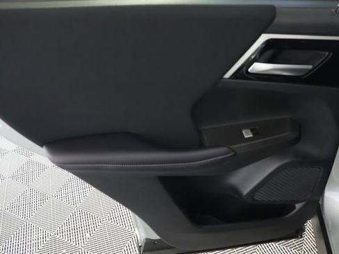 Used 2025 Mitsubishi Outlander ES image 26