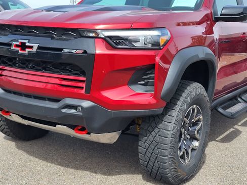 Used 2025 Chevrolet Colorado ZR2 w/ Technology Package AWD/4WD image 7