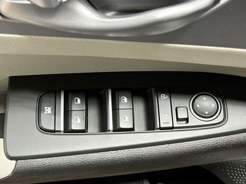 Used 2023 Kia Forte LXS w/ LXS Technology Package FWD image 17