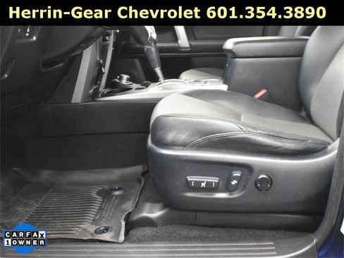 Used 2017 Toyota 4Runner SR5 Premium image 12