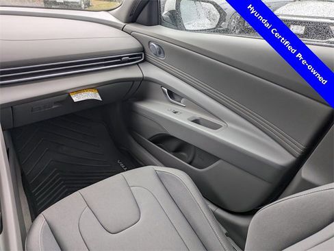 Certified 2025 Hyundai Elantra SEL image 16