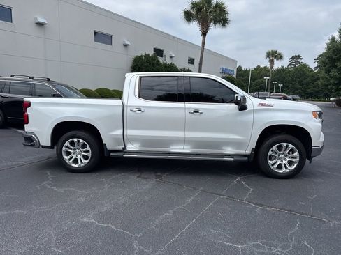 Used 2022 Chevrolet Silverado 1500 LTZ AWD/4WD image 2