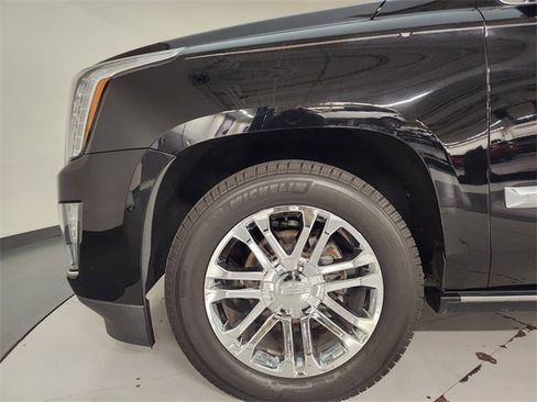 Used 2016 Cadillac Escalade ESV Premium image 11