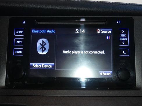 Used 2017 Toyota Sienna XLE image 37