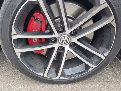 Used 2017 Volkswagen GTI Sport FWD image 16