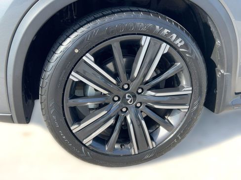 Used 2021 INFINITI QX50 Luxe w/ Appearance Package image 12