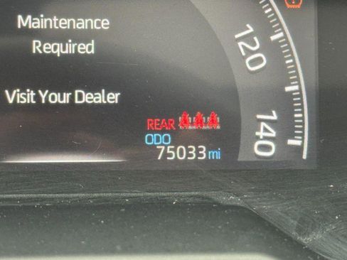 Used 2021 Toyota RAV4 SE image 18