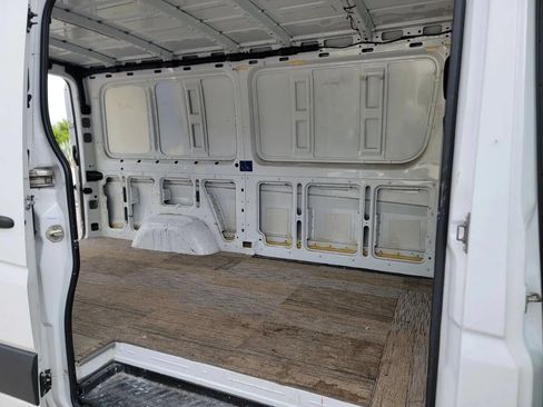 Used 2012 Mercedes-Benz Sprinter 2500 image 25