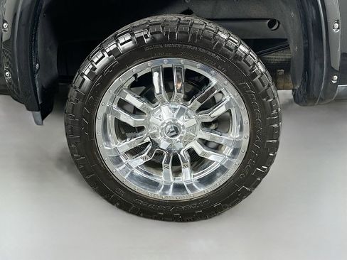 Used 2020 Chevrolet Silverado 1500 High Country w/ Technology Package image 34