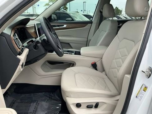 Certified 2026 Volkswagen Atlas SE FWD image 13