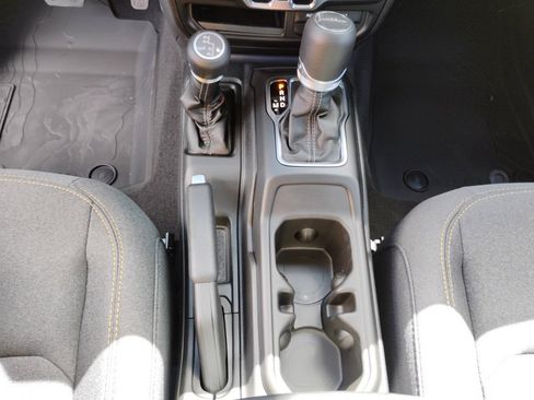 New 2025 Jeep Gladiator Sport image 21