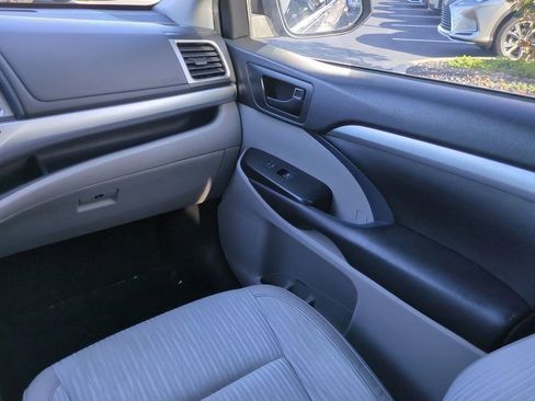 Used 2019 Toyota Highlander Plus image 17