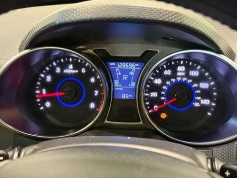 Used 2016 Hyundai Veloster w/ Option Group 02 FWD image 13