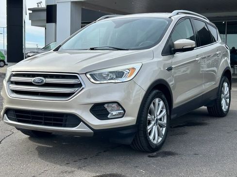 Used 2017 Ford Escape Titanium image 3