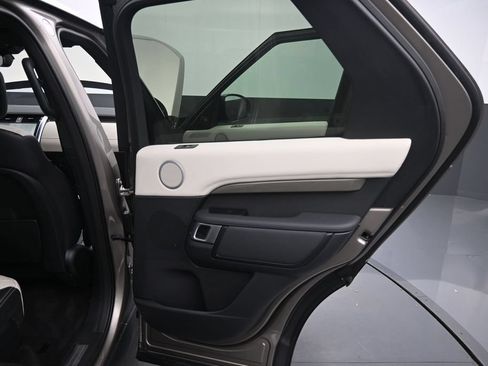 Used 2021 Land Rover Discovery HSE R-Dynamic AWD/4WD image 12