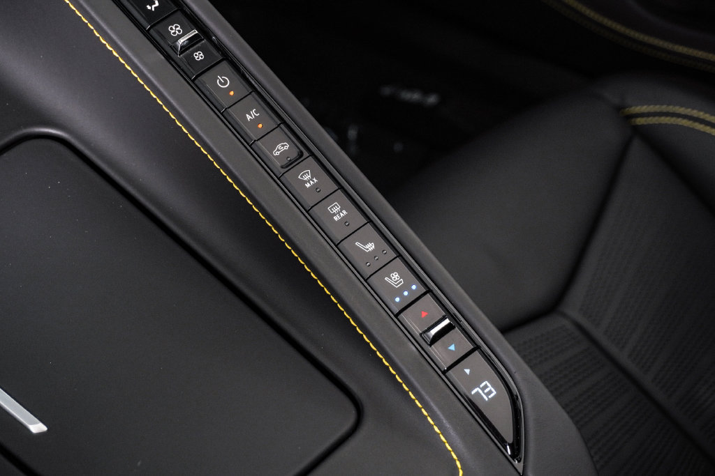 Used 2021 Chevrolet Corvette Stingray Premium Cpe w/ Z51 Performance Package RWD image 28
