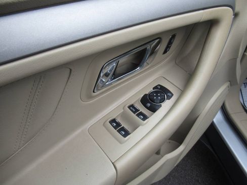 Used 2015 Ford Taurus SEL w/ Equipment Group 201A AWD/4WD image 15