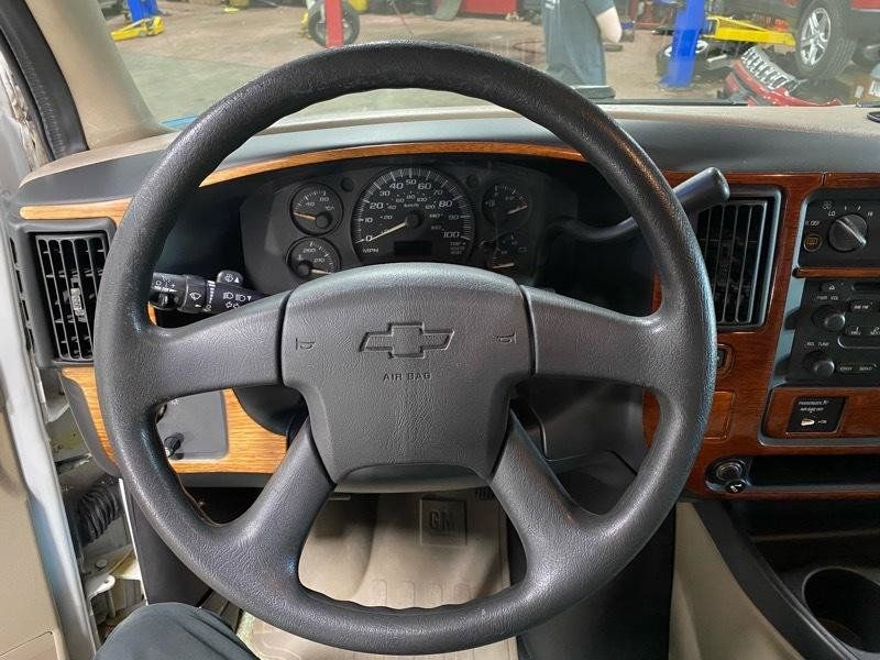 Used 2003 Chevrolet Express 3500 Extended RWD image 16