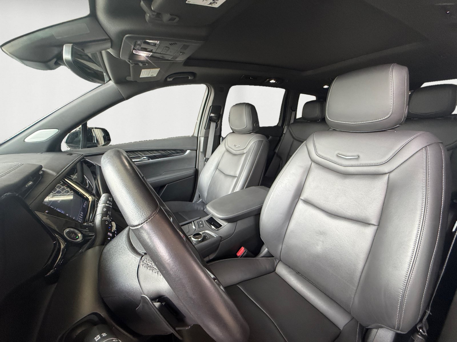 Used 2025 Cadillac XT6 Premium Luxury FWD image 10