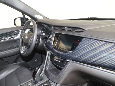 Used 2024 Cadillac XT6 Premium Luxury w/ LPO, Floor Liner Package AWD/4WD image 42