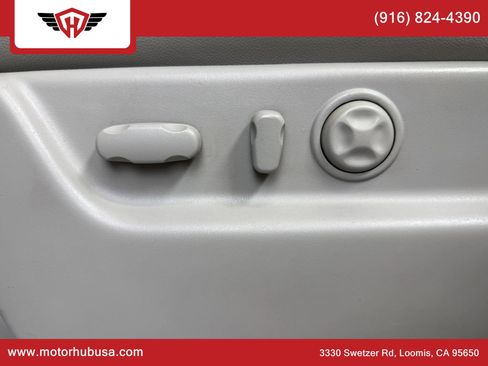 Used 2013 Chevrolet Tahoe LTZ AWD/4WD image 46