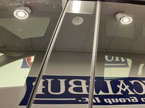 Used 2021 Tesla Model Y Long Range image 41