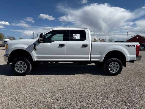 Used 2017 Ford F250 XLT w/ Advanced Security Pack image 6