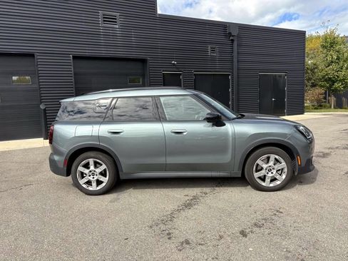 Certified 2025 MINI Cooper Countryman S image 8