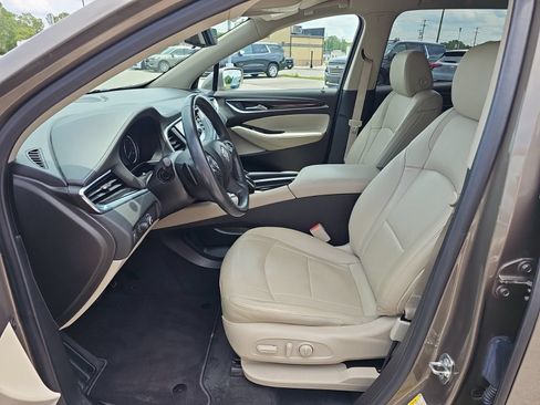 Used 2020 Buick Enclave Essence w/ Sound and Sites Package FWD image 9