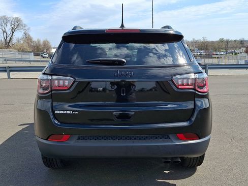 Certified 2022 Jeep Compass Latitude FWD image 5
