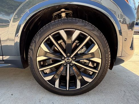 Certified 2025 Volvo XC90 B6 Plus AWD/4WD image 9