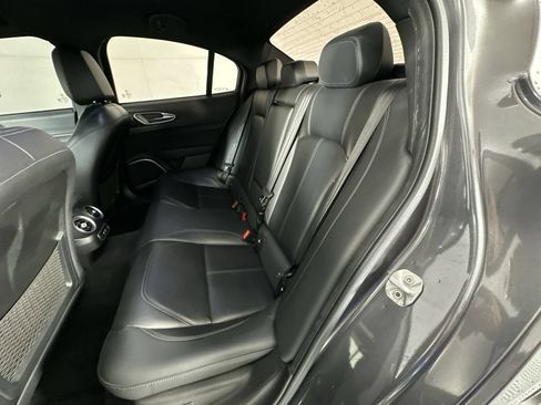 Used 2023 Alfa Romeo Giulia Sprint RWD image 23