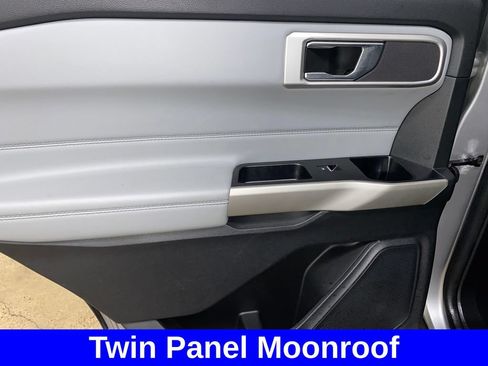 Used 2021 Ford Explorer XLT w/ Equipment Group 202A AWD/4WD image 15
