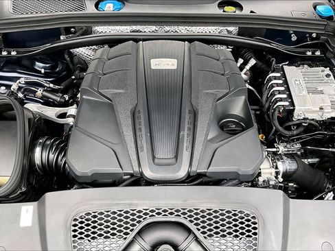 Used 2020 Porsche Macan S image 32