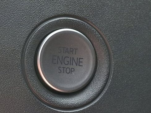 Used 2021 Volkswagen ID.4 Pro image 22