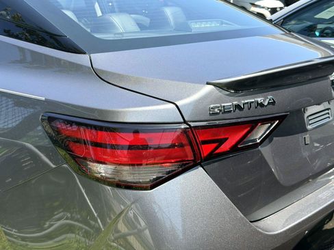 Used 2023 Nissan Sentra SR w/ SR Premium Package FWD image 8