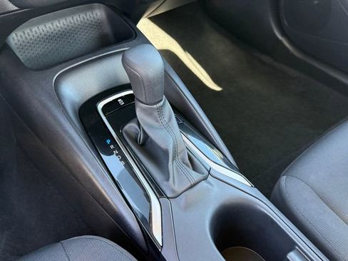 Used 2025 Toyota Corolla LE image 20