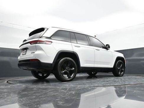 Used 2023 Jeep Grand Cherokee Limited AWD/4WD image 46