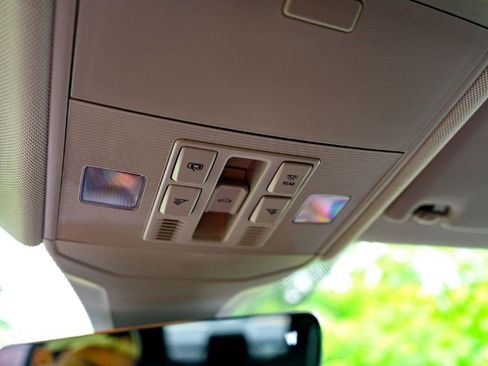 Used 2024 Volkswagen Jetta SE w/ Panoramic Sunroof Package FWD image 20